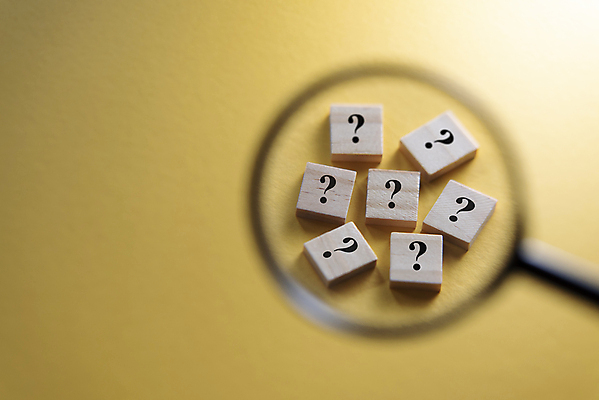 포토 JPG 해외이미지 응시 교육 백그라운드 컨셉 비즈니스 유리 돋보기 아이디어 실험 사람없음 노란색 정보 탐험 물음표 확대 계획 신비 질문 심볼 분석 사인 검색 비전 문제 해결 점검 의문 발견 의심 대답 조언 지원 헬프 혼란 해외포토 기호 시선 감정 컬러 재질 도움 파일형식 이미지허브