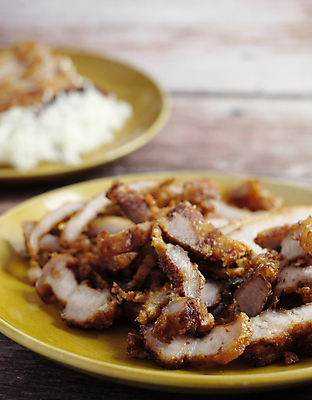 포토 JPG 해외이미지 전통 접시 음식 백그라운드 태국 디저트 건강 육류 돼지고기 요리 동양인 사람없음 갈색 식사 저녁식사 튀김 흰색 신선 달콤 맛 굽기 먹기 점심식사 핸드메이드 스타일 해외포토 식기 아시아 컬러 컨셉 식재료 모션 인종 구이 파일형식 이미지허브