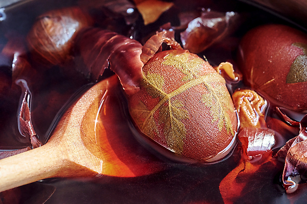 포토 JPG 해외이미지 식물 전통 계절 음식 잎 자연 양파 휴가 부활절 요리 사람없음 목재 장식 빨간색 초록색 물 갈색 계란 축제 봄 껍질 신선 심볼 피부 준비 생태계 스타킹 내추럴 방법 핸드메이드 해외포토 자연요소 나무 옷 기념일 컬러 채소 재료 신체부위 알 파일형식 이미지허브