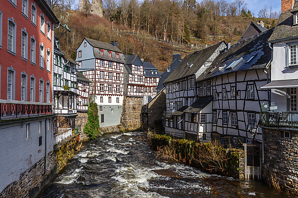 포토 JPG 해외이미지 나무 식물 유럽 여행 겨울 건축양식 자연 하늘 산 거리 사람없음 야외 건물 강 계곡 조약돌 바위 도시 역사 오솔길 땅 좁은 구시가지 해외포토 건축물 계절 건축 나라 길 돌_바위 생태계 파일형식 이미지허브