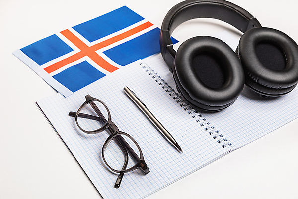 포토 JPG 해외이미지 학생 여행 컨셉 인터넷 비즈니스 통신 학교 유리 아이슬란드 사람없음 스터디 글로벌 헤드폰 공책 탐험 깃발 가르침 선택 심볼 대학교 오디오 지역 해외포토 교육 유럽 음향기기 재질 문구용품 전자제품 학습 파일형식 이미지허브