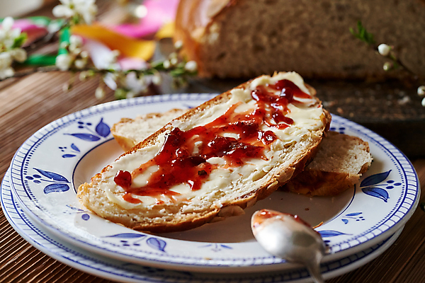 포토 JPG 해외이미지 전통 접시 계절 꽃 음식 빵 조각 탁자 휴가 디저트 부활절 사람없음 목재 파란색 케이크 축제 봄 빵집 벚꽃 축하 도자기 닫기 달콤 아침식사 보호 4월 잼 굽기 심볼 체코 버터 마멀레이드 페스츄리 핸드메이드 해외포토 나무 식물 식기 기념일 유럽 컬러 가구 컨셉 재료 모션 상점 식사 날짜 소스_음식 맛 구이 파일형식 이미지허브
