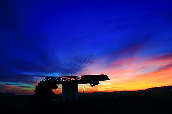 포토 JPG 해외이미지 여행 백그라운드 오렌지 자연 벽지 하늘 날씨 추상 휴가 사람없음 파란색 빛 컬러풀 뷰티 노란색 일출 어둠 기계 침묵 황혼 일몰 새벽 젖음 슬픔 분위기 야간 저녁 천국 스카이라인 빛망울 수평선 해외포토 자연요소 감정 컬러 컨셉 무늬 과일 노을 소리 생태계 파일형식 이미지허브