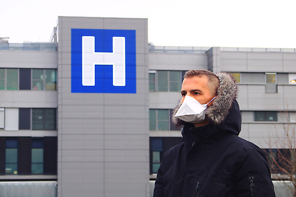 포토 JPG 해외이미지 얼굴 건강 병원 가면 마스크 한명 안전 사람 글로벌 환경 고통 열 환경오염 호흡기관 바이러스 보호 질병 위험 예방 감염 알레르기 고립 돌봄 전염병 증상 해외포토 1 감정 컨셉 의학 모션 신체부위 장기_의학 파일형식 이미지허브