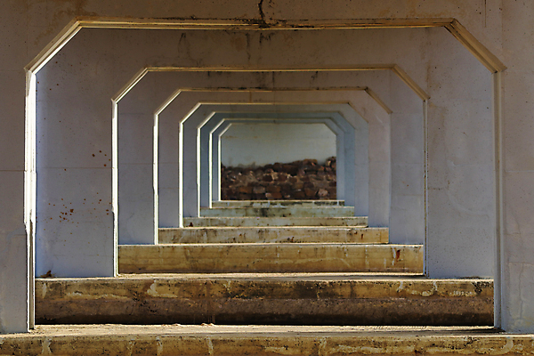 포토 JPG 해외이미지 백그라운드 패턴 건축양식 추상 프레임 사람없음 가로 갈색 사진촬영 회색 화물 기둥 도시 고가도로 균열 몸무게 아래 폐허 정사각형 직사각형 건너기 깊이 남아프리카 대칭 압력 지원 콘크리트 카피스페이스 해외포토 도형 건축 컬러 무늬 모션 아프리카 촬영 공백 운송업 고속도로 방향 위치 파일형식 이미지허브