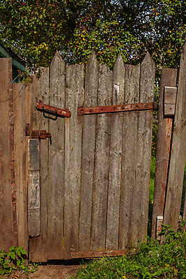 포토 JPG 해외이미지 사람없음 목재 여름 울타리 문 마을 시골 대문 옛날 해외포토 나무 계절 재료 담장 파일형식 이미지허브