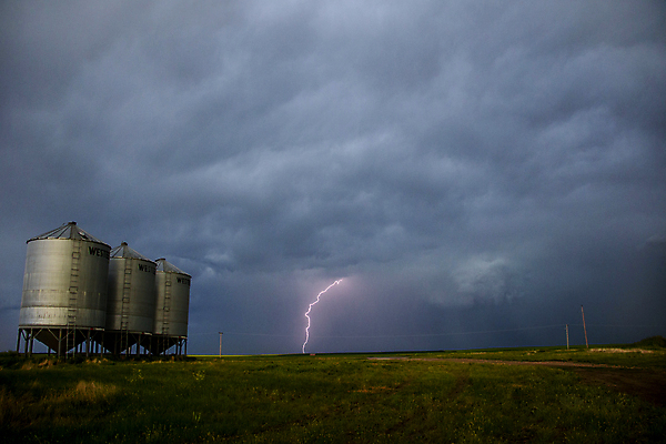 포토 JPG 해외이미지 캐나다 경고 사람없음 농작물 어둠 시골 위험 번개 장면 폭풍 해외포토 컨셉 북아메리카 농업 날씨 파일형식 이미지허브