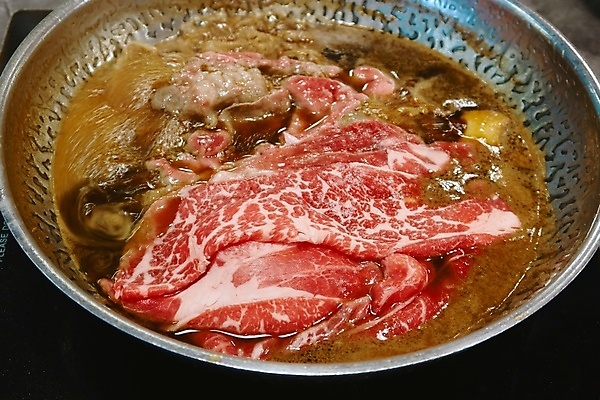 포토 JPG 해외이미지 접시 음식 백그라운드 재료 육류 요리 사람없음 빨간색 일본 식사 저녁식사 소고기 흰색 신선 뜨거움 수프 냄비 날것 점심식사 해외포토 식기 아시아 컬러 식재료 솥 파일형식 이미지허브