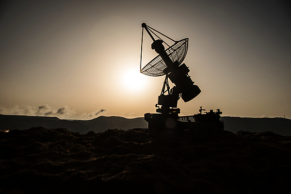 포토 JPG 해외이미지 접시 별 과학 통신 안테나 사람없음 태양 우주 일출 탑 디지털 텔레비전 일몰 망원경 인공위성 정보 탐험 관찰 네트워크 수비 역 수화기 검색 라디오 군용 신호 전쟁 보안 전자 방송 전망대 시스템 육군 천문학 발견 레이더 해외포토 자연요소 식기 건축물 교육 교통시설 모션 군대 안전 전자제품 노을 전화기 파일형식 이미지허브