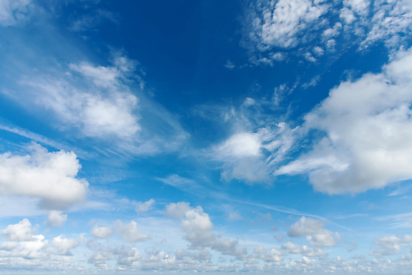 포토 JPG 해외이미지 구름 백그라운드 패턴 자연 하늘 날씨 풍경 사람없음 여름 파란색 빛 햇빛 뷰티 평화 우주 환경 흰색 천국 솜털 오존 해외포토 자연요소 계절 컬러 컨셉 무늬 태양 생태계 파일형식 이미지허브
