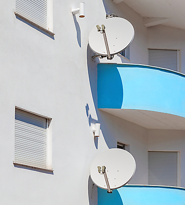 포토 JPG 해외이미지 라이프스타일 백그라운드 건축양식 창문 거리 아파트 주택 사람없음 건물 장식 인공위성 발코니 묘사 수화기 옛날 해외포토 건축물 건축 통신 생활 전화기 파일형식 이미지허브
