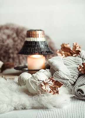 포토 JPG 해외이미지 단풍 낙엽 털 실내 사람없음 아웃포커스 오브젝트 니트 실타래 향초 실뭉치 해외포토 상의 잎 초 촬영기법 내부 파일형식 이미지허브