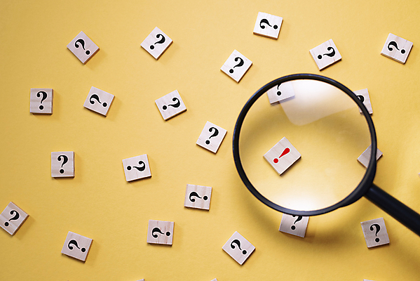 포토 JPG 해외이미지 1 컨셉 비즈니스 성공 돋보기 아이디어 경고 사람없음 빨간색 검은색 정보 물음표 도움 선택 느낌표 결과 질문 심볼 검색 문제 온라인 해결 의문 발견 의심 감탄 대답 설문지 조언 주목 지원 특별함 헬프 혼란 많음 해외포토 기호 감정 컬러 파일형식 이미지허브