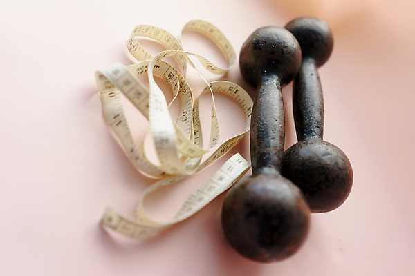 포토 JPG 해외이미지 모양 라이프스타일 스포츠 백그라운드 컨셉 신체 다이어트 근육 건강 사람없음 건물 운동 약 금속 검은색 힘 아령 장비 기차 흰색 무게 몸무게 보디빌딩 철 연습 측정 오브젝트 고민 체육관 에어로빅 파운드 무거움 고립 돌봄 리프팅 적자 철강 해외포토 건축물 감정 육상교통 컬러 돈 의학 모션 재질 대중교통 생활 헬스 춤 파일형식 이미지허브