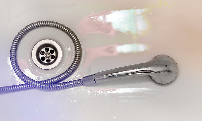 포토 JPG 해외이미지 백인 행복 얼굴 백그라운드 가정 주택 건강 손잡이 사람없음 내부 물 빛 머리 금속 목욕 장비 젖음 욕실 흰색 물방울 위생 빨래 은색 플라스틱 유연 오브젝트 싱크대 싱글 분무기 노즐 돌봄 배관공 샤워실 위생관리 카피스페이스 해외포토 자연요소 서양인 감정 컬러 가사 모션 재질 관리 건물 신체부위 청결 공백 개수대 샤워시설 파일형식 이미지허브