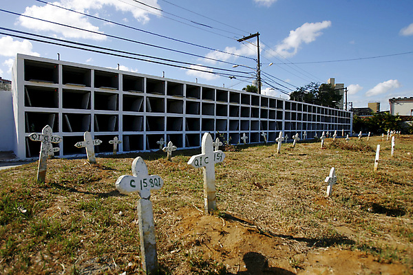 포토 JPG 해외이미지 꽃 종교 하늘 불 사람없음 빛 교회 슬픔 죽음 예수 성자 이별 배열 묘사 서비스 장례 숭배 장례식 장식함 브라질사람 해외포토 자연요소 식물 감정 컨셉 종교건축 건물 신_종교 파일형식 이미지허브