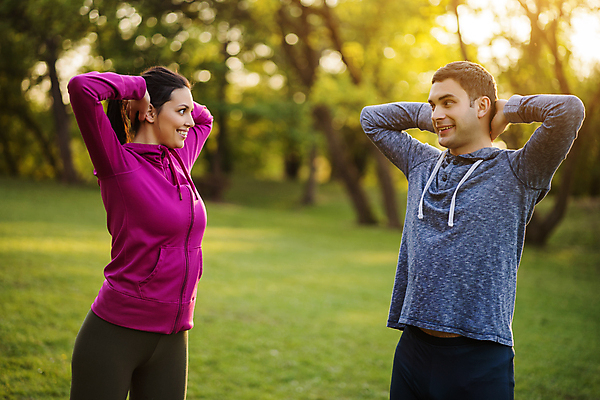 포토 JPG 해외이미지 주간 커플 응시 공원 여자 남자 커플라이프 미소 상반신 성인 야외 두명 옆모습 운동 손들기 마주보기 건강관리 스트레칭 숲 성인만 해외포토 자연요소 라이프스타일 시선 공공시설 뷰포인트 관계 모션 표정 건강 관리 사람 파일형식 이미지허브