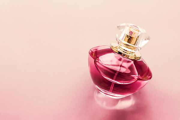 포토 JPG 해외이미지 실내 사람없음 뷰티 화장품 향수 향수병 브랜딩 세련 분홍색배경 해외포토 분홍색 백그라운드 내부 병_담는 파일형식 이미지허브