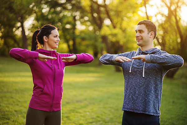 포토 JPG 해외이미지 주간 커플 응시 공원 여자 남자 커플라이프 미소 상반신 성인 야외 두명 옆모습 운동 손들기 마주보기 건강관리 스트레칭 숲 성인만 해외포토 자연요소 라이프스타일 시선 공공시설 뷰포인트 관계 모션 표정 건강 관리 사람 파일형식 이미지허브
