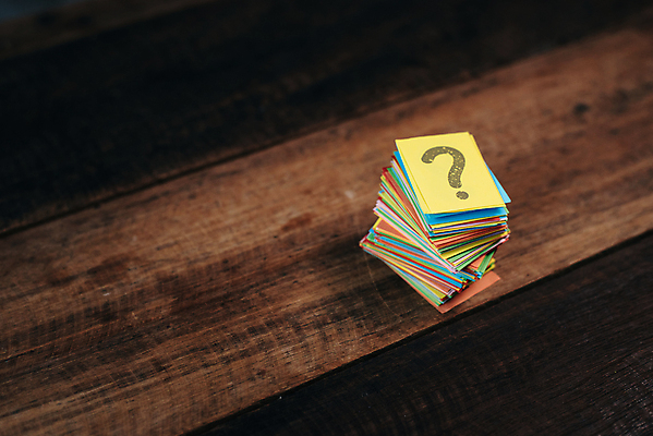 포토 JPG 해외이미지 컨셉 생각 인터넷 비즈니스 탁자 아이디어 사람없음 목재 라벨 웹 정보 물음표 도움 메시지 신비 질문 심볼 책상 사인 검색 A 문제 해결 흙더미 의문 의심 구두점 대답 헬프 혼란 세계보건기구 브레인스토밍 해외포토 나무 기호 알파벳 감정 가구 재료 프레임 흙 구두상점 파일형식 더미 이미지허브