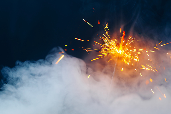 포토 JPG 해외이미지 폭죽 불꽃놀이 사람없음 빛 반짝임 축하 연기 연소 스파클라 해외포토 컨셉 모션 놀이 파일형식 이미지허브