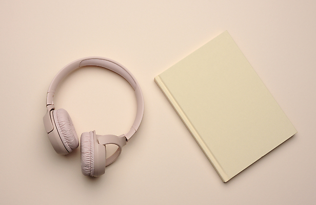 포토 JPG 해외이미지 음악 사람없음 헤드폰 공책 오브젝트 베이지색 해외포토 컬러 음향기기 문화예술 문구용품 파일형식 이미지허브