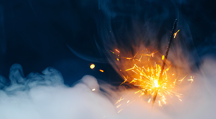 포토 JPG 해외이미지 폭죽 불꽃놀이 사람없음 빛 반짝임 축하 연기 연소 스파클라 해외포토 컨셉 모션 놀이 파일형식 이미지허브