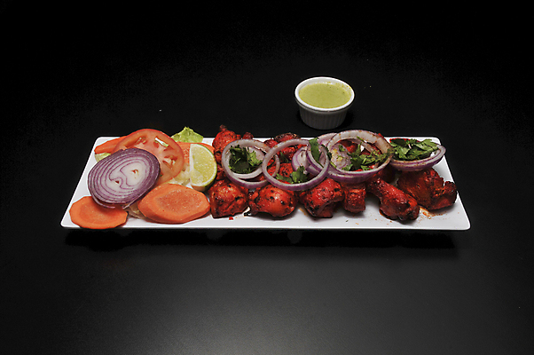 포토 JPG 해외이미지 전통 접시 고추 종류 육류 요리 사람없음 식사 저녁식사 치킨 뜨거움 맛 그릴 인도인 매움 카레 점심식사 해외포토 외국인 식기 음식 컨셉 채소 식재료 주방용품 동양인 닭고기요리 파일형식 이미지허브