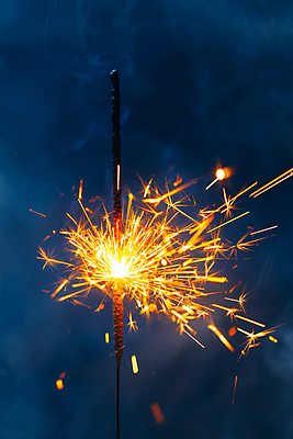 포토 JPG 해외이미지 조명 폭죽 불꽃놀이 사람없음 빛 반짝임 축하 연소 스파클라 해외포토 컨셉 모션 놀이 파일형식 이미지허브