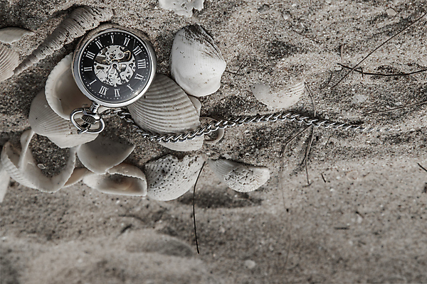 포토 JPG 해외이미지 디자인 모래 시계 백그라운드 이동 컨셉 추상 사람없음 장식 뷰티 갈색 우주 금속 공백 사막 추위 수확 골동품 껍질 시간 원형 기다림 은색 주머니 심볼 손목시계 질감 복고 순환 과거 다이얼 타이머 분 순간 옛날 카운트다운 해외포토 도형 컬러 무늬 농업 장신구 모션 재질 파일형식 이미지허브