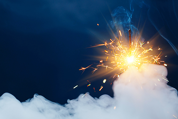 포토 JPG 해외이미지 폭죽 불꽃놀이 사람없음 빛 반짝임 축하 연기 연소 스파클라 해외포토 컨셉 모션 놀이 파일형식 이미지허브