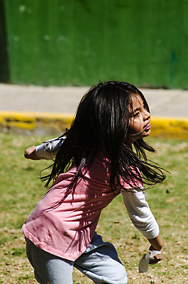 포토 JPG 해외이미지 백인 1 라이프스타일 손 웰빙 공원 여자 행복 어린이 장난 자연 놀이 휴식 사랑 한명 미소 웃음 야외 10대 초록색 여름 빛 금발 햇빛 태양 정원 맑음 일몰 활발 기쁨 자유 달콤 놀이터 만족 그네 긍정 해외포토 자연요소 서양인 헤어스타일 계절 공공시설 감정 컬러 컨셉 청소년 날씨 표정 사람 생활 신체부위 노을 맛 생태계 파일형식 이미지허브