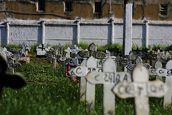 포토 JPG 해외이미지 꽃 종교 하늘 불 사람없음 빛 교회 슬픔 죽음 예수 성자 이별 배열 묘사 서비스 장례 숭배 장례식 장식함 브라질사람 해외포토 자연요소 식물 감정 컨셉 종교건축 건물 신_종교 파일형식 이미지허브