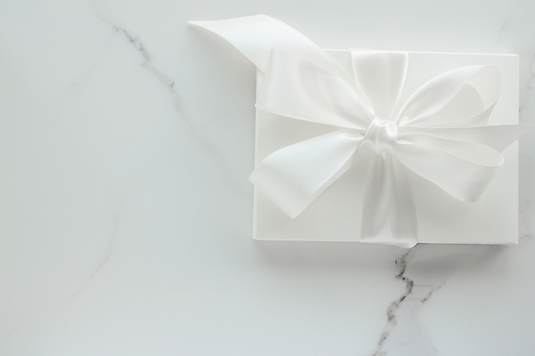 포토 JPG 해외이미지 리본 포장 사람없음 선물상자 한개 흰색 오브젝트 대리석 해외포토 1 컬러 재료 선물 상자 파일형식 이미지허브