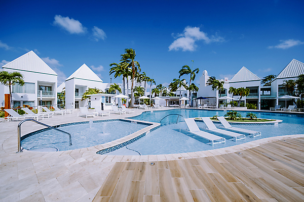 포토 JPG 해외이미지 주간 하늘 호텔 리조트 야외수영장 사람없음 야외 건물 바캉스 야자수 휴양지 선베드 호캉스 해외포토 자연요소 나무 건축물 의자 숙소 휴가 수영장 장소 파일형식 이미지허브