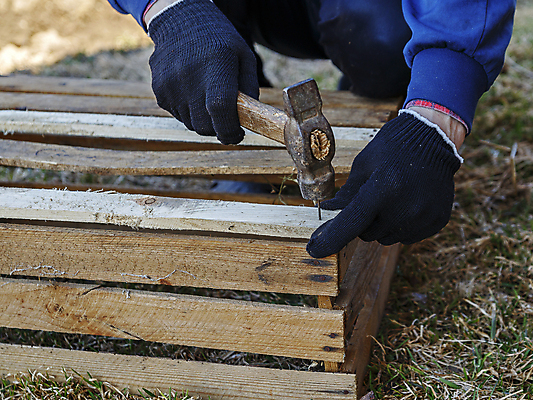 포토 JPG 해외이미지 장갑 컨셉 자연 관리 사람없음 목재 상자 갈색 검은색 봄 흰색 시골 판넬 널 나무상자 컨테이너 개발 땅바닥 방법 옛날 핸드메이드 해외포토 나무 잡화 계절 산업 컬러 재료 바닥 생태계 파일형식 이미지허브