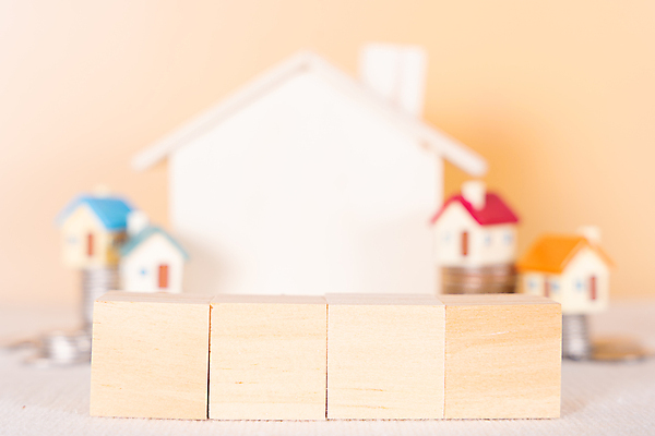 포토 JPG 해외이미지 컨셉 돈 일러스트 비즈니스 성공 미래 주택 안전 사람 사람없음 금융 경제 달러 동전 저축 돼지저금통 저금통 잡기 절약 재산 은퇴 수집 보안 투자 이익 대출 빚 고립 세금 수입 예산 해외포토 모션 건물 파일형식 이미지허브