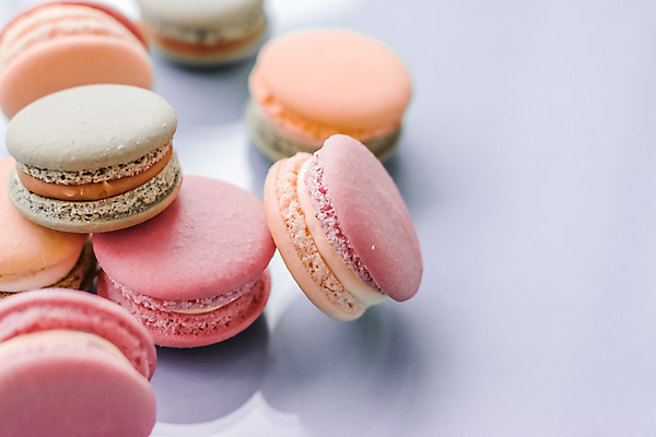 포토 JPG 해외이미지 디저트 실내 사람없음 아웃포커스 소프트포커스 마카롱 보라색배경 해외포토 음식 백그라운드 촬영기법 내부 보라색 파일형식 이미지허브