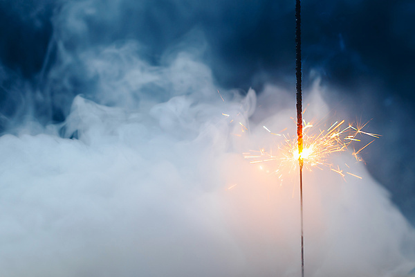 포토 JPG 해외이미지 폭죽 불꽃놀이 사람없음 빛 반짝임 축하 연기 연소 스파클라 해외포토 컨셉 모션 놀이 파일형식 이미지허브