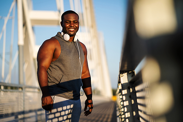 포토 JPG 해외이미지 라이프스타일 응시 행복 스포츠 신체 근육 건강 한명 미소 인종 20대 성인 야외 여름 조깅 운동 맑음 검은색 헤드폰 힘 활발 도시 연습 준비 해외포토 1 시선 계절 감정 컬러 음향기기 컨셉 날씨 표정 사람 청년 생활 파일형식 이미지허브