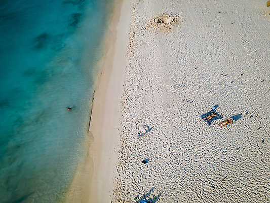 포토 JPG 해외이미지 나무 모래 파도 바다 섬 여행 건축양식 휴가 안테나 손바닥 풍경 사람없음 건물 물 여름 파란색 맑음 흰색 보트 성자 독수리 쿠바 카리브해 드론 이국적 터키석 파라다이스 해외포토 자연요소 식물 건축물 손 계절 건축 종교 컬러 배_교통 통신 조류 날씨 중앙아메리카 보석 파일형식 이미지허브