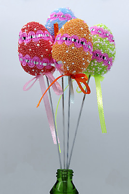 포토 JPG 해외이미지 전통 디자인 계절 백그라운드 오렌지 지팡이 아침 휴가 기념 실내 사람없음 내부 그래픽 장식 빨간색 초록색 파란색 컬러풀 축제 페인트 봄 그림 부활절계란 내추럴 해외포토 주간 컬러 과일 부활절 계란 파일형식 이미지허브