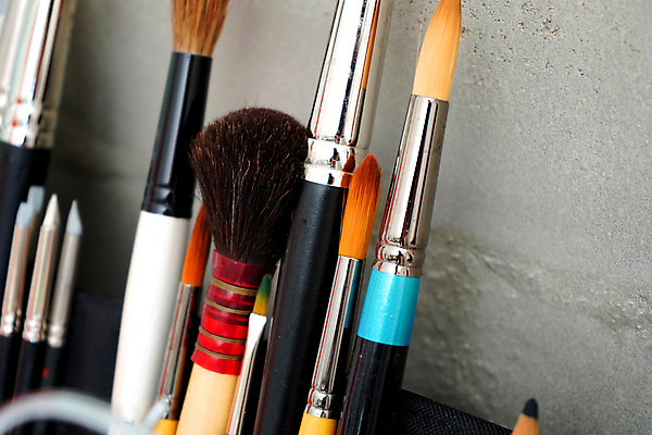 포토 JPG 해외이미지 손 디자인 교육 백그라운드 상상 실내 창조 미술 사람 취미 사람없음 컬러풀 페인트 공구 붓 업무 작업실 팔레트 공예 오브젝트 그림 예술가 페인트붓 화가 핸드메이드 아크릴 해외포토 직업 컬러 재질 문화예술 내부 신체부위 도구 작업 파일형식 이미지허브