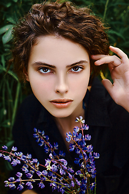 포토 JPG 해외이미지 식물 라이프스타일 손 공원 여자 꽃 행복 꽃다발 백그라운드 컨셉 꽃무늬 밭 자연 휴가 한명 사람 야외 초록색 파란색 컬러풀 뷰티 정원 맑음 보라색 봄 자유 벚꽃 흰색 개화 다발 허브 제비꽃 명상 라벤더 내추럴 해외포토 1 계절 공공시설 감정 컬러 무늬 농업 날씨 생활 신체부위 생태계 파일형식 이미지허브