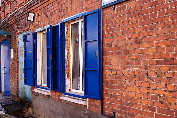 포토 JPG 해외이미지 나무 전통 접시 디자인 배너 외관 유럽 산업 벽 백그라운드 비즈니스 건축양식 창문 벽돌 거리 주택 매달리기 사람없음 야외 건물 옆모습 가로 파란색 사무실 상점 금속 수확 시골 도시 심볼 오브젝트 사인 복고 상업 셔터 거짓 옛날 해외포토 식물 식기 건축물 건축 나라 뷰포인트 컬러 농업 모션 재질 파일형식 이미지허브