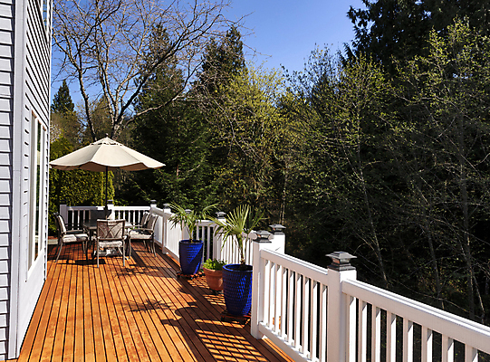 포토 JPG 해외이미지 나무 식물 외관 산업 건축양식 가족 하늘 휴식 주택 사람없음 야외 목재 평화 페인트 봄 얼룩 재산 수리 갑판 유지 뒤뜰 삼나무 해외포토 계절 건축 컨셉 배_교통 재료 관계 건물 금융 파일형식 이미지허브