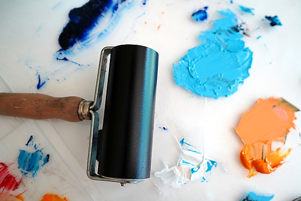 포토 JPG 해외이미지 손 디자인 교육 백그라운드 상상 실내 창조 미술 사람 취미 사람없음 컬러풀 페인트 공구 붓 업무 작업실 팔레트 공예 오브젝트 그림 예술가 페인트붓 화가 핸드메이드 아크릴 해외포토 직업 컬러 재질 문화예술 내부 신체부위 도구 작업 파일형식 이미지허브