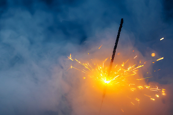 포토 JPG 해외이미지 폭죽 불꽃놀이 사람없음 빛 반짝임 축하 연기 연소 스파클라 해외포토 컨셉 모션 놀이 파일형식 이미지허브