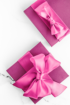 포토 JPG 해외이미지 리본 실내 사람없음 선물상자 상자 오브젝트 흰배경 대리석 해외포토 백그라운드 재료 선물 내부 흰색 파일형식 이미지허브