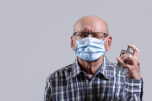 포토 JPG 해외이미지 라이프스타일 할아버지 남자 행복 별 성공 검은배경 세포 건강 가면 한명 미소 사람 정장 축제 거울 회색 백발 비즈니스맨 배우 은퇴 향수 준비 대머리 선배 내추럴 돌봄 옛날 인기 노화 해외포토 자연요소 1 헤어스타일 옷 노년 감정 컬러 백그라운드 컨셉 비즈니스 모션 표정 생활 검은색 화장품 직장인 연예인 파일형식 이미지허브